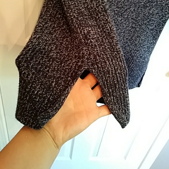 Sweater - Picture 4 of 4